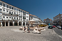 Portugalia, Évora - główny plac, czyli Praça de Giraldo