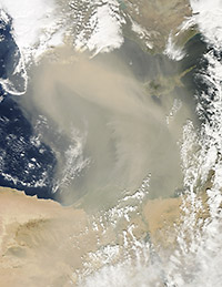 Saharyjski pył nad Morzem Śródziemnym, fot. NASA