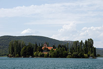 Chorwacja, klasztor na wyspie Visovac