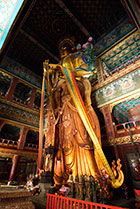 Pekin, Yonghegong - wielki drewniany Budda