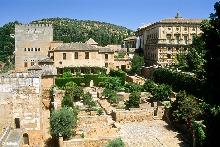 Alhambra, stare i nowe - Pa��ace Nasryd��w i Karola V