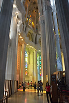 Barcelona, Sagrada Familia - ciekawe efekty świetlne