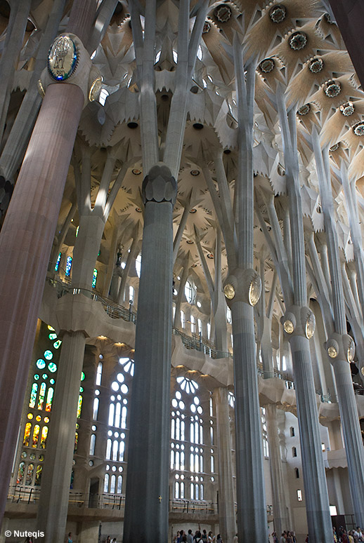 Barcelona, wnętrze Sagrada Familia
