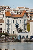 Cadaques, modernistyczny budynek Sa Casa Blaua