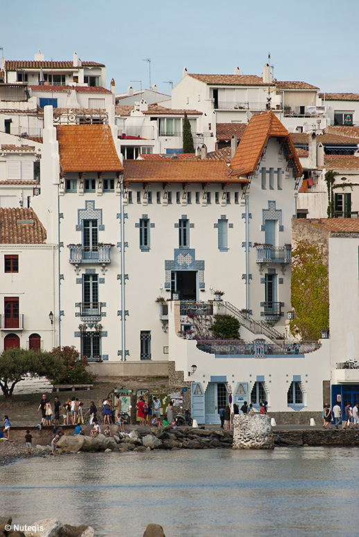 Cadaques, modernistyczny budynek Sa Casa Blaua