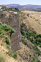 Hiszpania, Ronda na skale, widziana z parku Alameda del Tajo