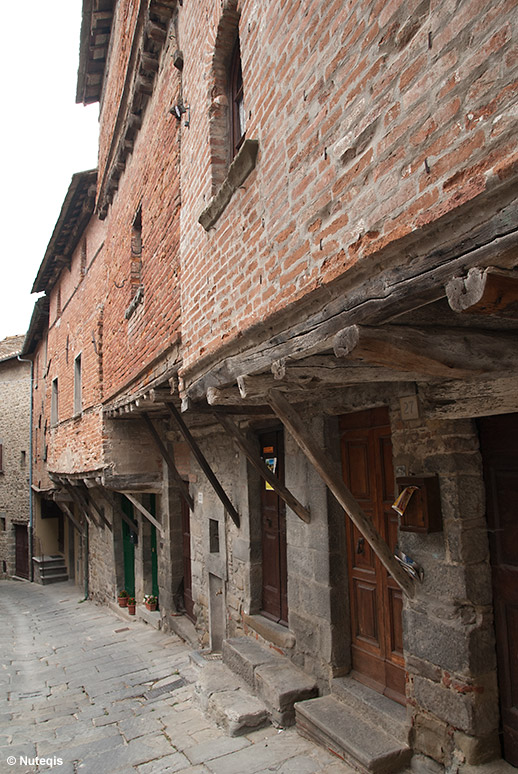 Cortona, ��redniowieczne domy przy Vicolo Iannelli