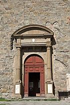 Cortona, wejście do katedry Santa Maria Assunta