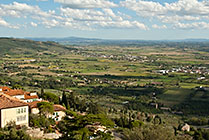 Cortona, widok na Val di Chiana i j. Trasimeno