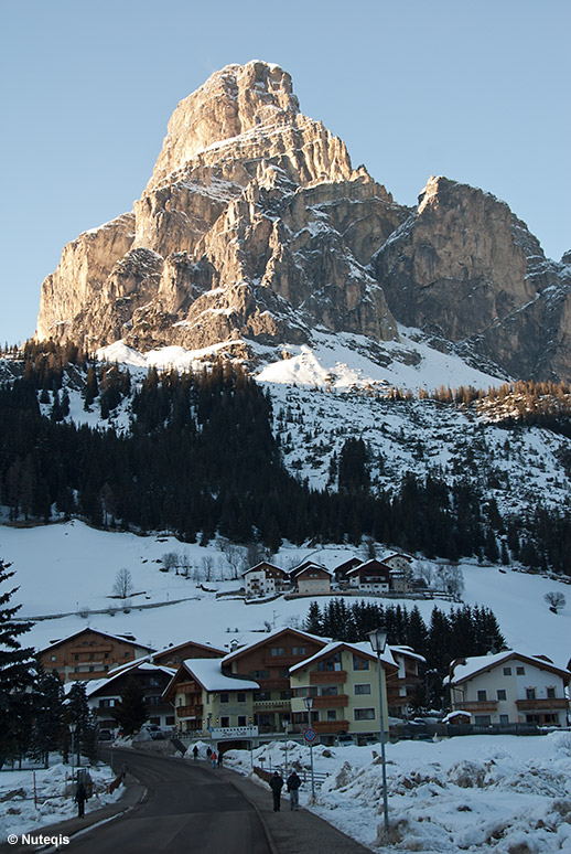 Dolomity, Sassongher ponad Corvarą