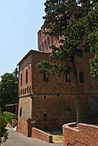 Monte Oliveto Maggiore, wejście do opactwa