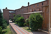 Monte Oliveto Maggiore, klasztor