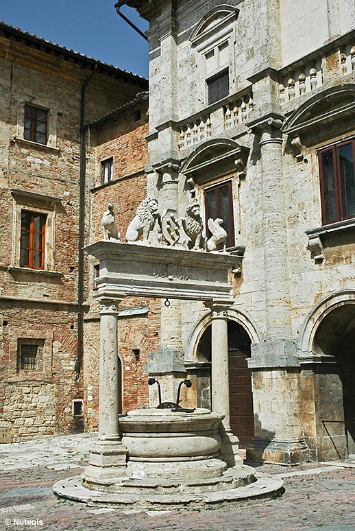 Montepulciano, studnia Gryfów i Lwów