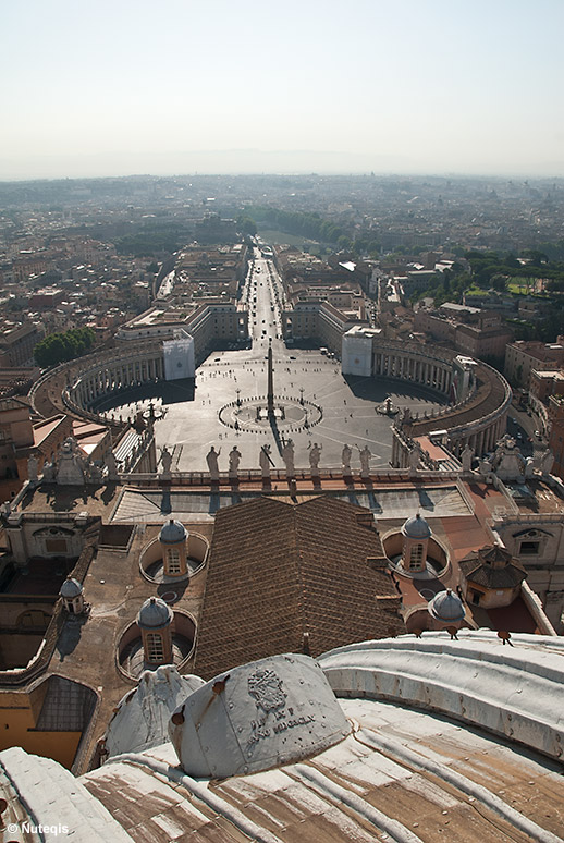 Watykan, widok ze szczytu kopu��y bazyliki ��w. Piotra na plac