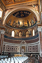 Rzym, bazylika św. Jana na Lateranie, apsyda z tronem papieskim