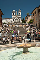 Rzym, Fontana della Barcaccia i schody hiszpańskie