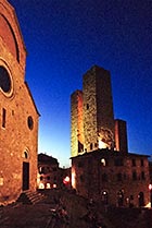 San Gimignano, wieczór przed katedrą