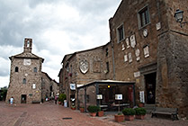 Sovana, Palazzo dellArchivio i Palazzo Pretorio