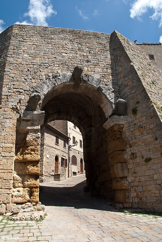 Toskania, Volterra - Porta Etrusca, inaczej Porta allArco