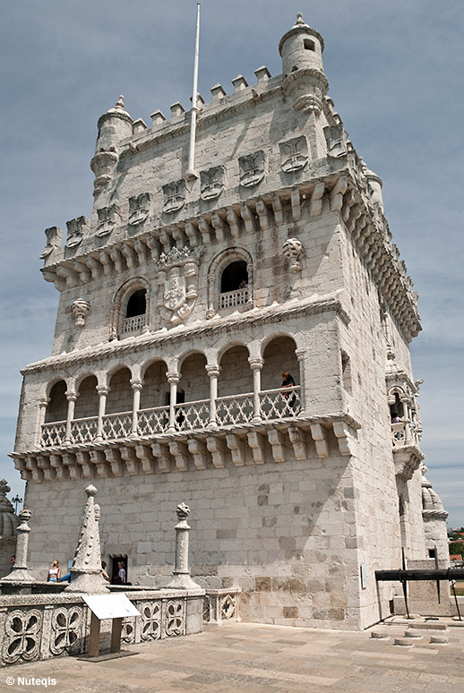 Lizbona, Torre de Belém, wieża widziana z poziomu fortecy