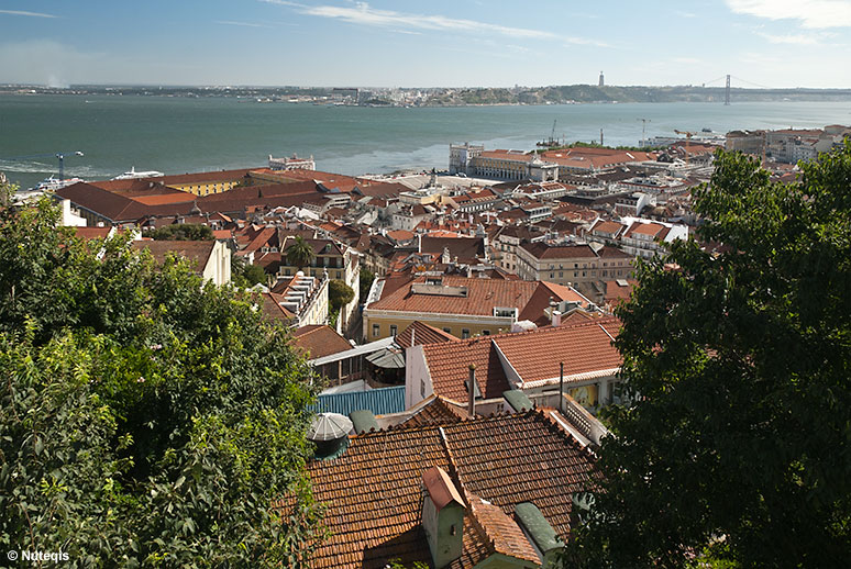 Lizbona, widok z murów fortecy Castelo de São Jorge