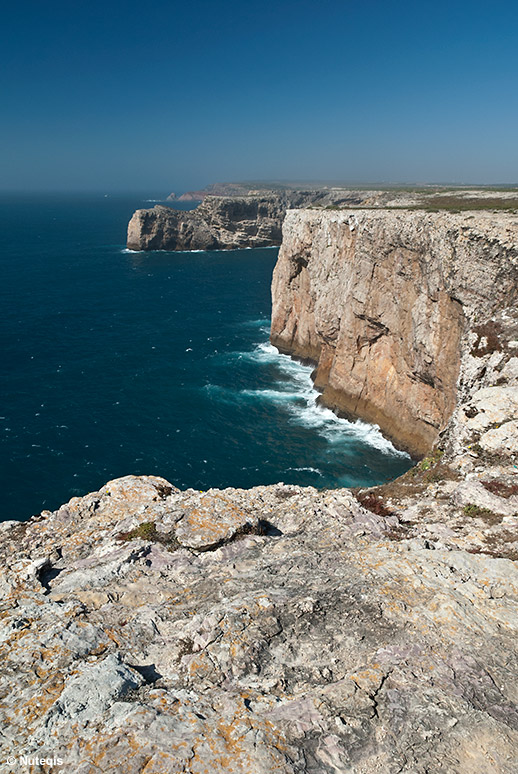 Algarve, Sagres - atlantyckie klify widziane z Cabo de São Vicente