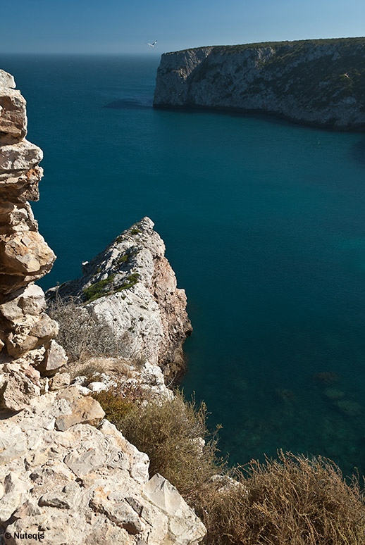 Portugalia, Sagres - widok na zatoczkę z murów Fortalezy de Belixe